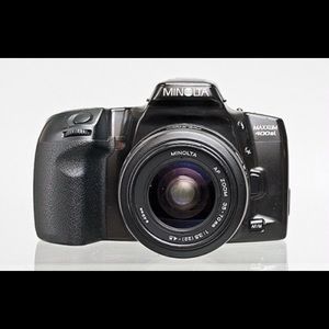 Minolta Maxxum 400si 35mm SLR Film Camera